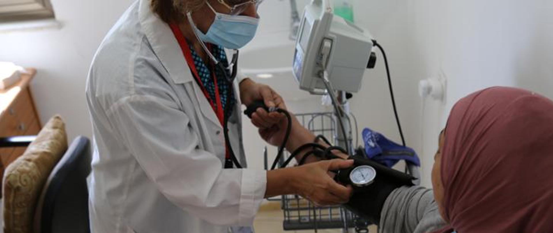 Treatment at the Taybeh clinic photo by Caritas Polska