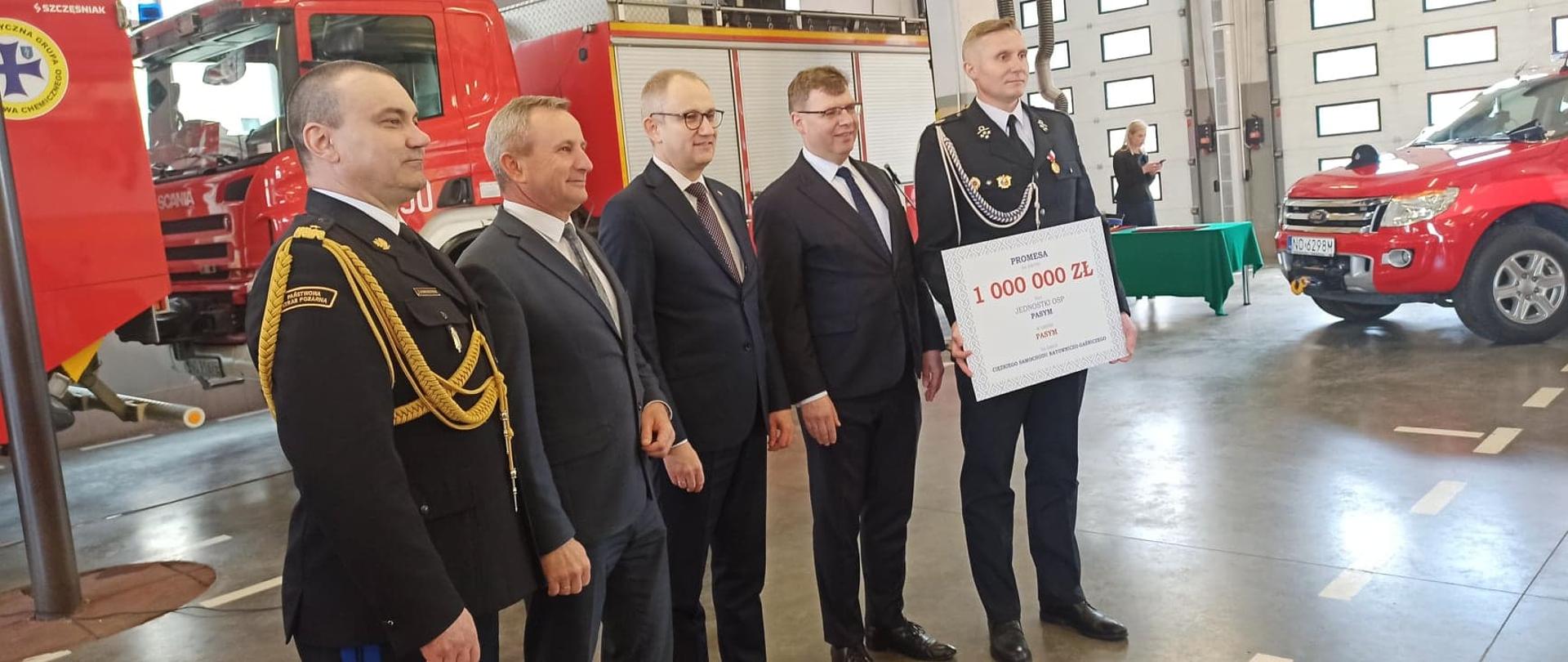 wręczenie promes jednostkom OSP