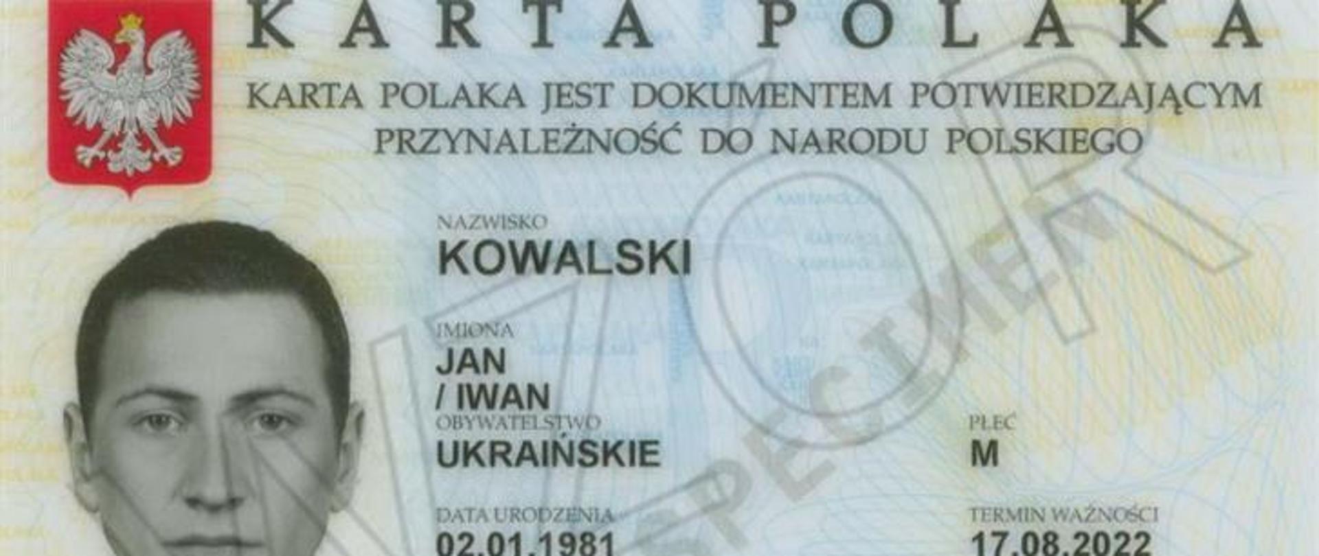 Zdjęcie dowodu osobistego wraz z wszystkimi danymi osobowymi