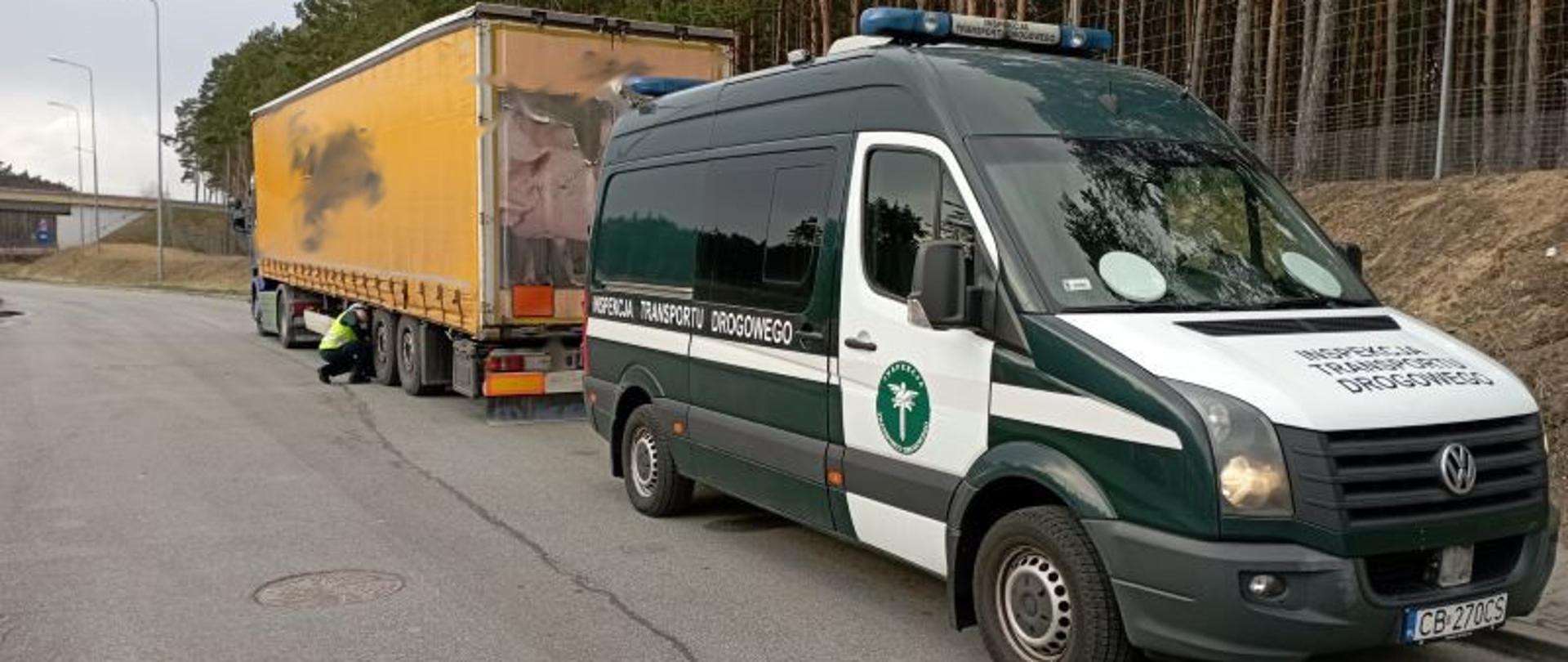 Pojazd ITD na tle pojazdu przewożącego towary niebezpieczne 