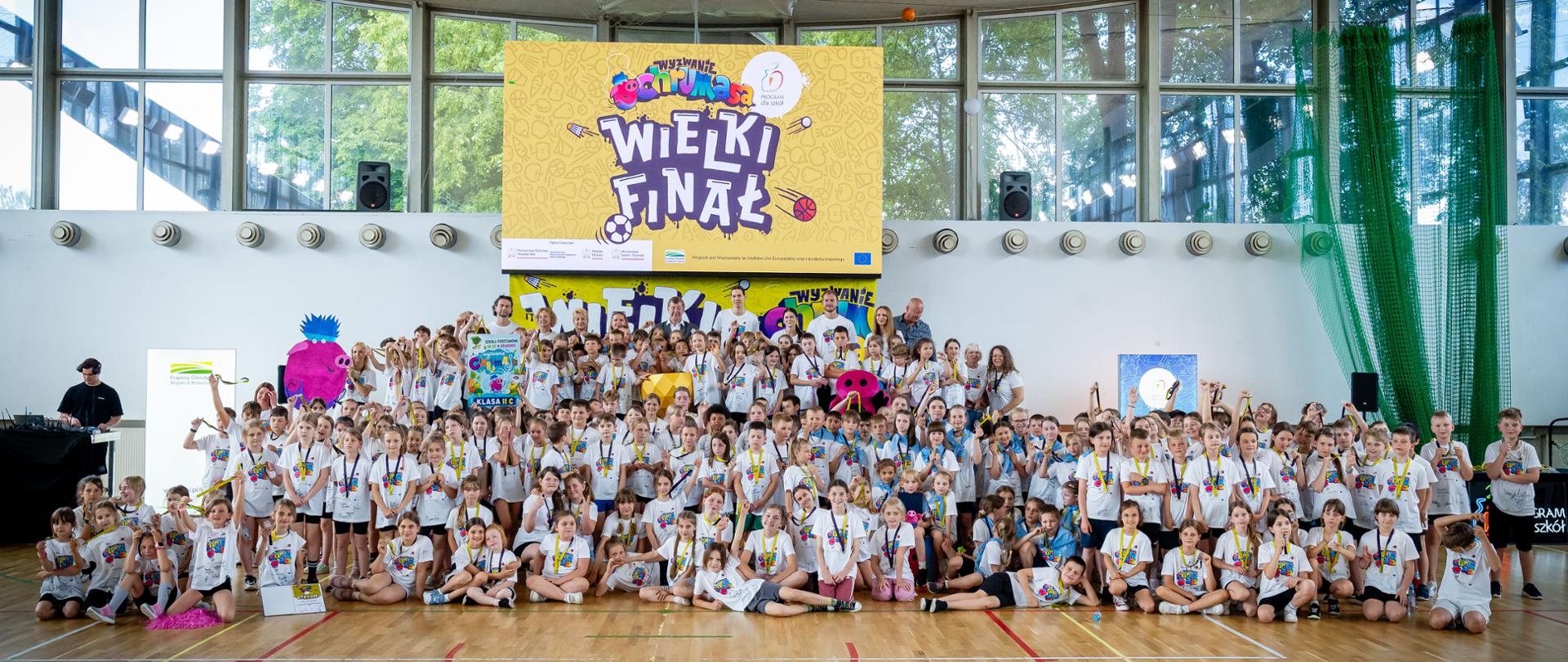 Pamiątkowe zdjęcie grupowe finalistów Sportowego Wyzwania Chrumasa 2026. Fot. Marcin Selerski