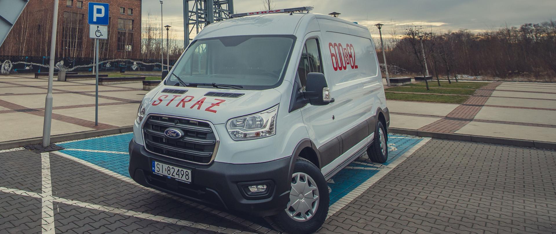 Lekki samochód kwatermistrzowski na podwoziu Ford Transit