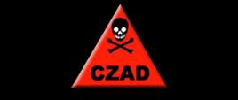 czerwony trójkąt na czarnym tle wewnątrz trójkąta znajduje się emblemat czaszki z piszczelami i napisz CZAD