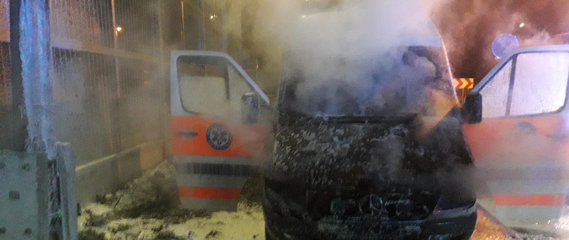 Pożar karetki transportu medycznego