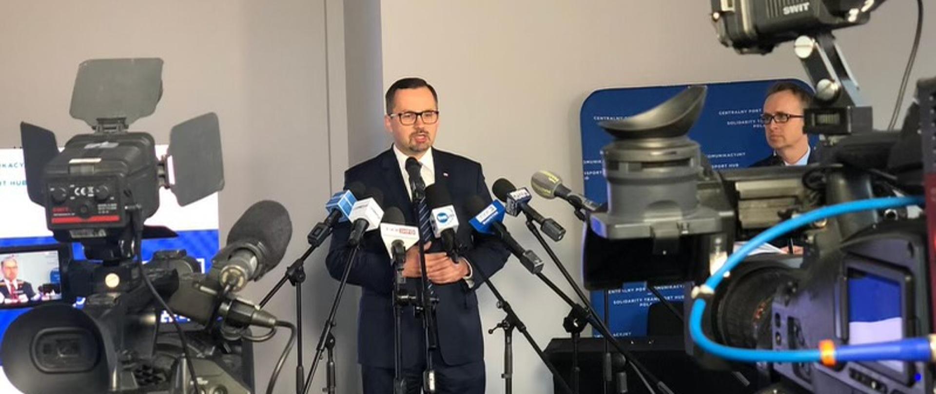 Wiceminister infrastruktury Marcin Horała