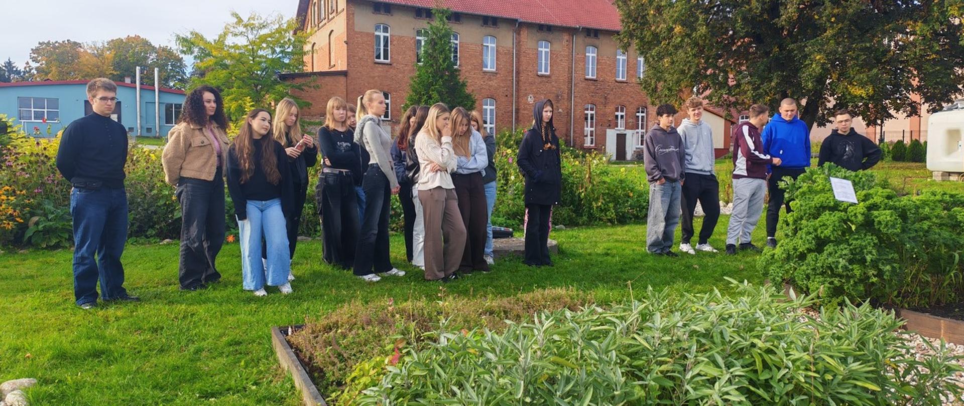Wspólna lekcja zielarstwa architektów i mechaników