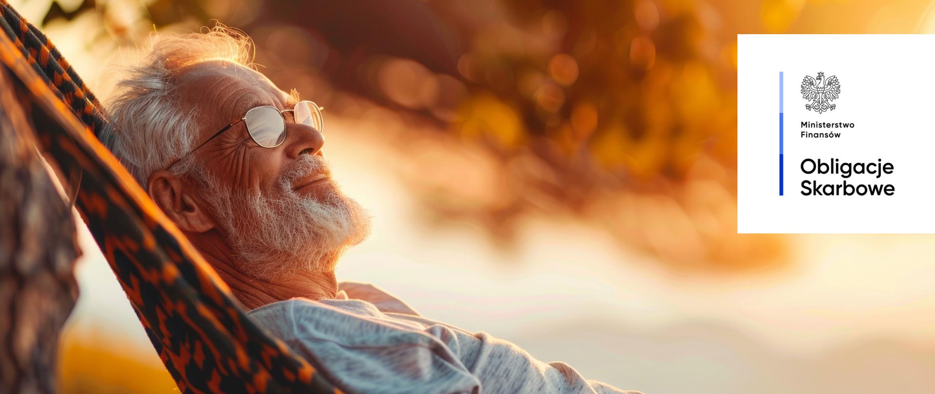 Mężczyzna w podeszłym wieku na hamaku. Ministerstwo Finansów, Obligacje Skarbowe.