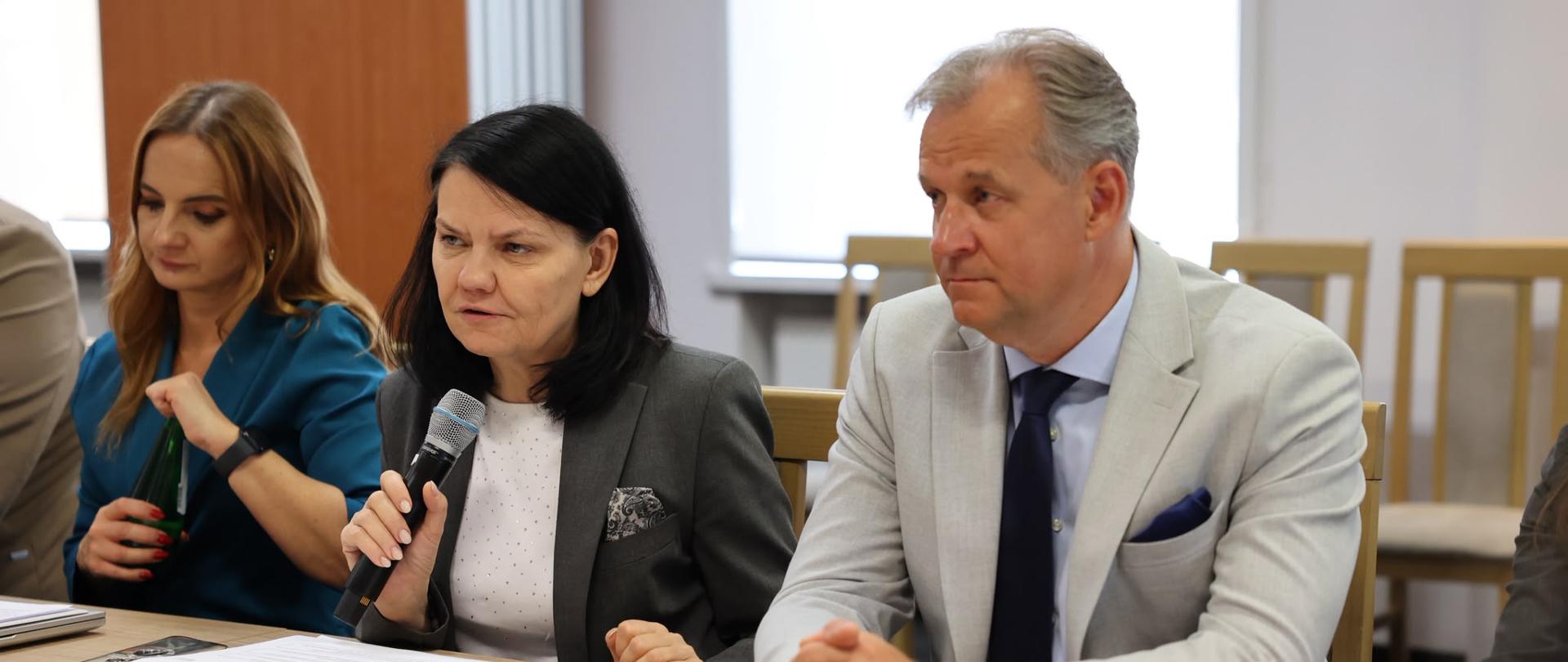 zdjęcie ze spotkania nt. częściowej realizacji e-recept