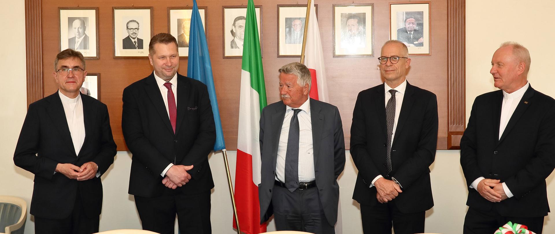 6.06.2022 Rzym, Wlochy. Wizyta Ministra Edukacji i Nauki Przemyslawa Czarnka w klinice Gemelli.