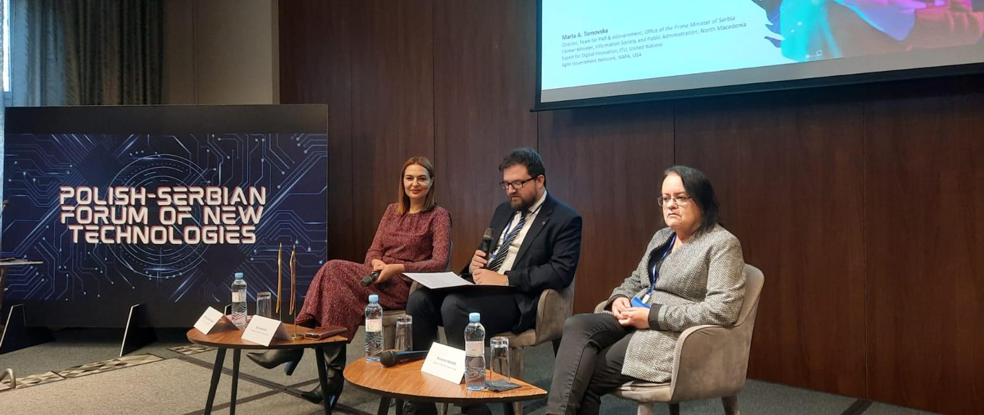 Dana 13. decembra realizovan je Poljsko – srpski forum novih tehnologija, koji je Ambasada Republike Poljske u Beogradu organizovala u saradnji s Poljskom agencijom za investicije i trgovinu (PAIH) i Privrednom komorom Srbije. 