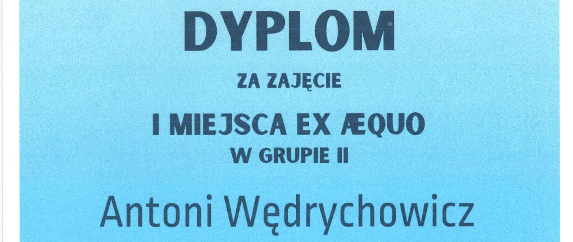 niebieskie tło na dole biała klawiatura z kolorowymi nutkami