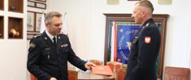 W poniedziałek 1 lipca 2024 r. Podlaski Komendant Wojewódzki Państwowej Straży Pożarnej st. bryg. Janusz Kondrat wręczył akt mianowania na stanowisko Naczelnika Wydziału Planowania Operacyjnego w Komendzie Wojewódzkiej PSP w Białymstoku, st. kpt. Romanowi Pietroczukowi.