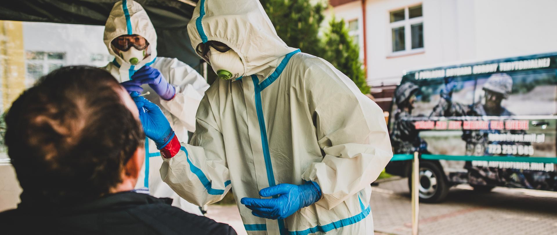 Pobieranie wymazów od pracowników dpsów
źródło: 1. PBOT