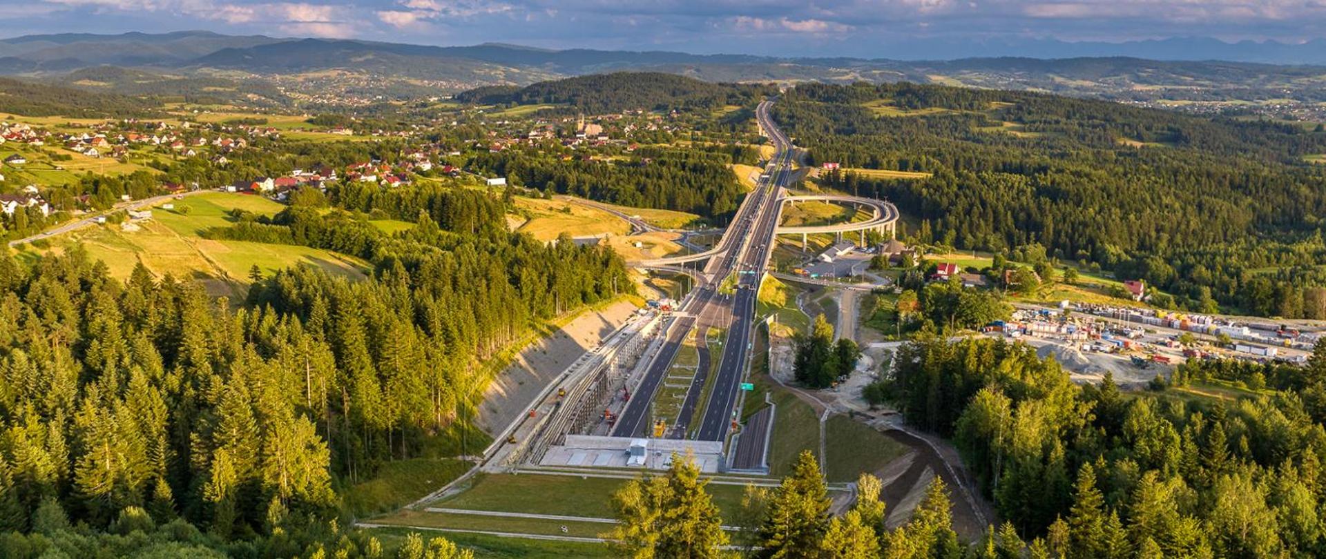 S7 Naprawa - Skomielna Biała, południowy portal tunelu pod Luboniem Małym i widok na Tatry