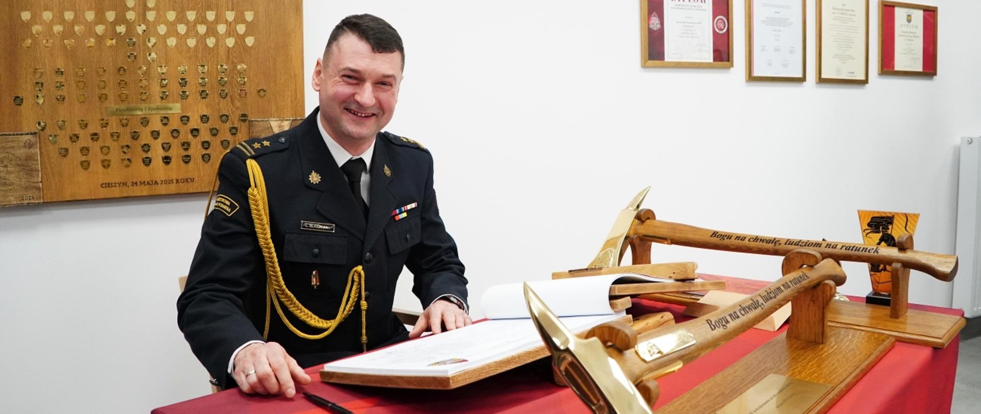 Wpis bryg. Łukasza Błaszczaka do księgi pamiątkowej