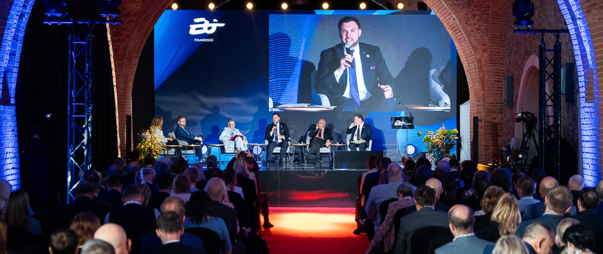 Panel dyskusyjny z udziałem wiceministra Adama Nowaka (fot. MRiRW)