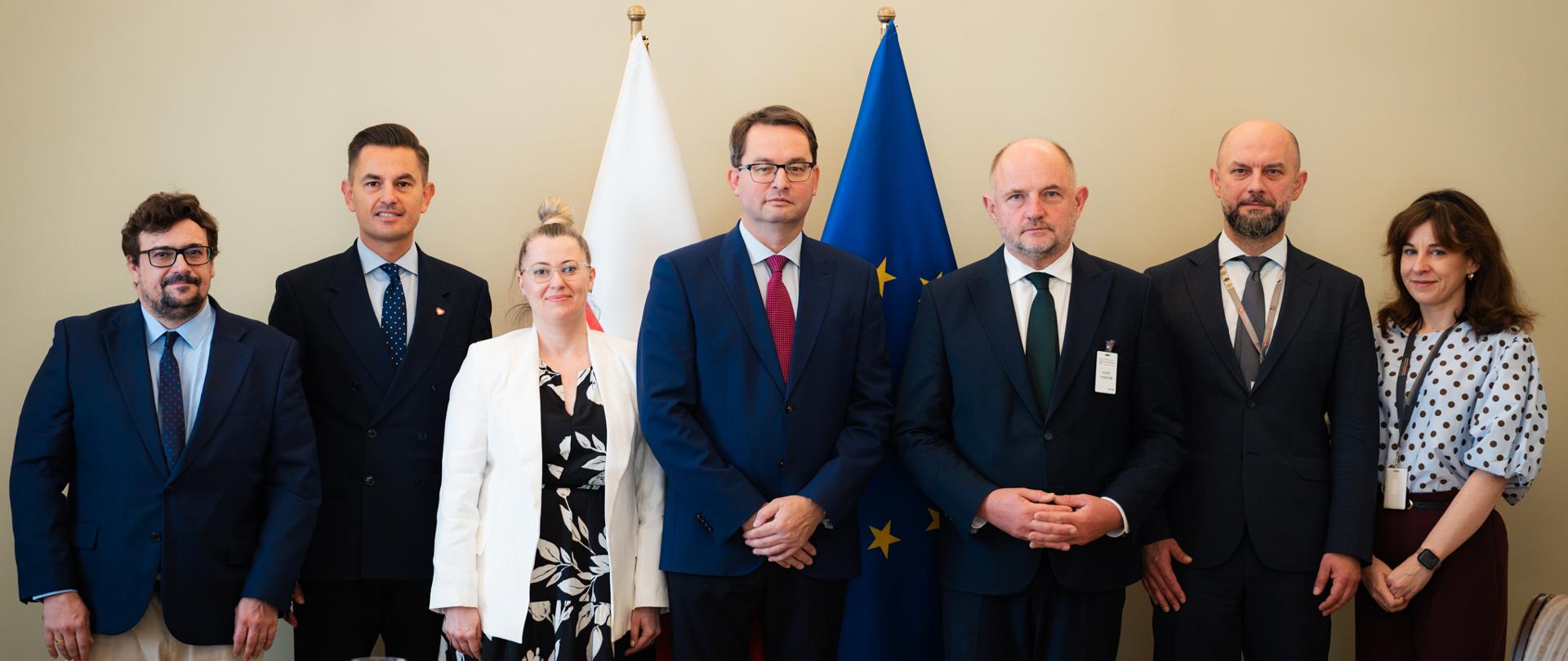 Powstaną nowe Specjalistyczne Ośrodki Pomocy dla Dzieci na Śląsku i w Kujawsko-Pomorskiem. Fundusz Sprawiedliwości wspiera inwestycje w Sosnowcu i Toruniu
