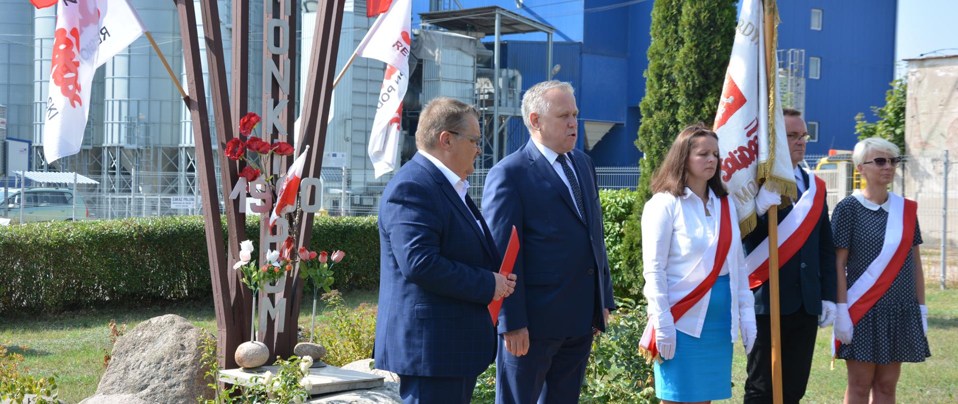 Wicewojewoda podlaski w Mońkach uczcił 39. rocznicę powstania „Solidarności” 