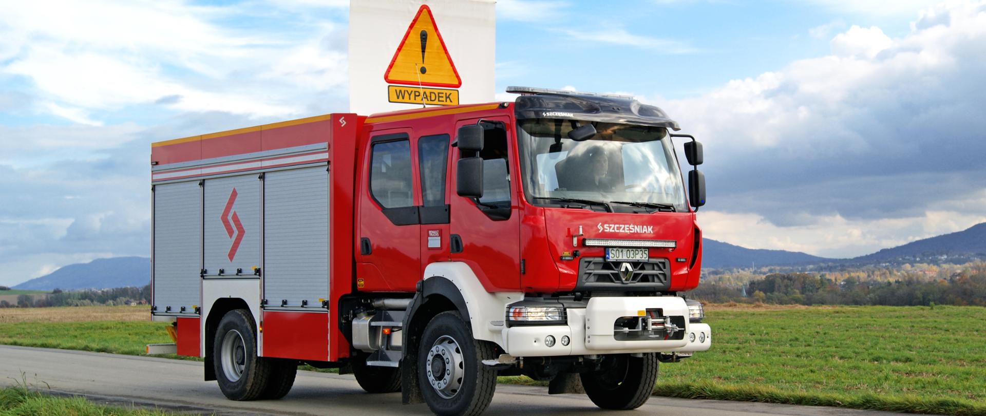 Prototyp średniego samochodu ratowniczo-gaśniczego na podwoziu Renault D16 4x4