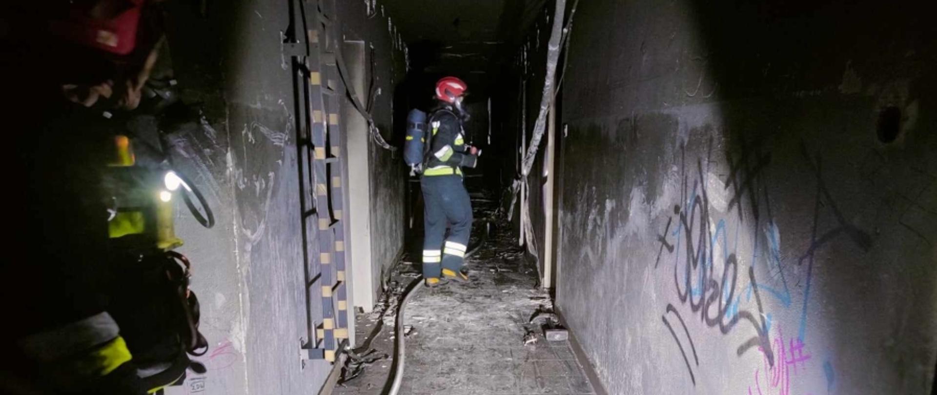 Nocny pożar w budynku przy ul. Korczaka