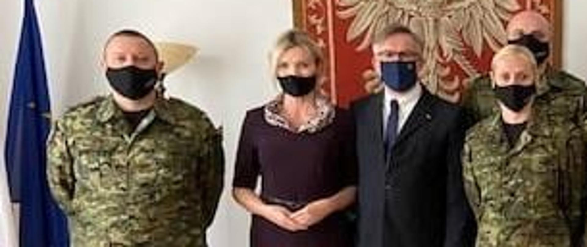 Spotkanie żołnierzy Straży Granicznej z Ambasadorem RP Krzysztofem Olendzkim i Joanną Olendzką 