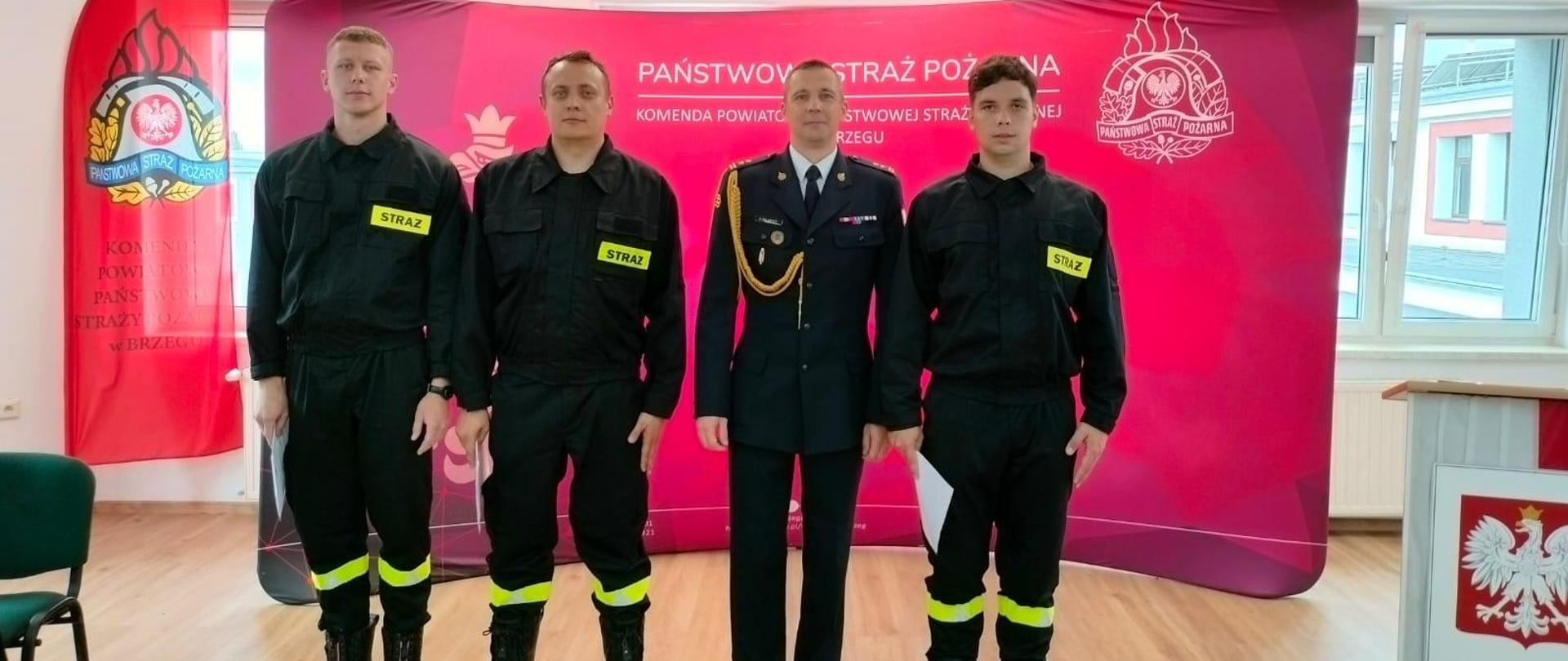 Uroczyste ślubowanie nowo przyjętych funkcjonariuszy KP PSP Brzeg 