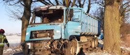 Wypadek samochodu ciężarowego w Piotrowicach