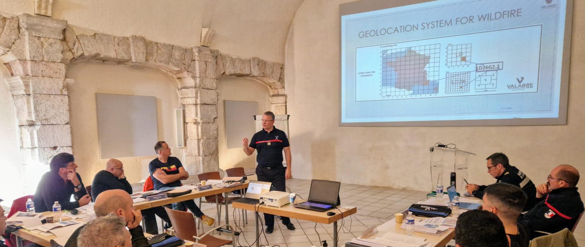 Sala wykładowa, trwają zajęcia teoretyczne