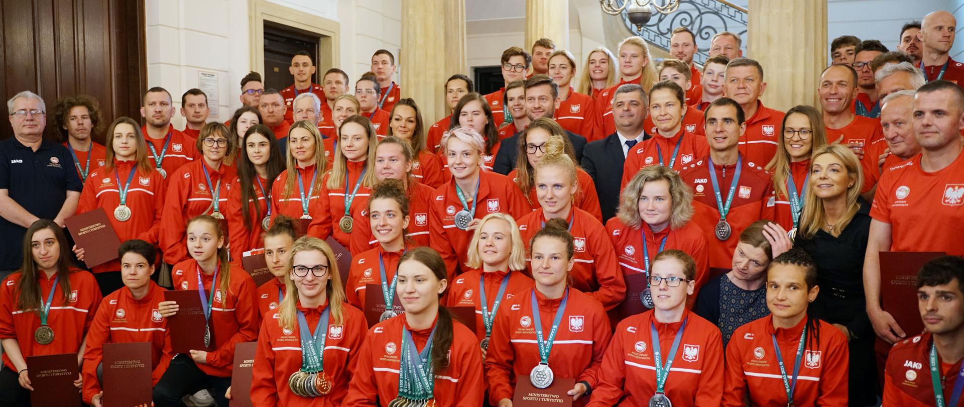 Minister Kamil Bortniczuk spotkał się z medalistami Igrzysk Głuchych w Caxias do Sul