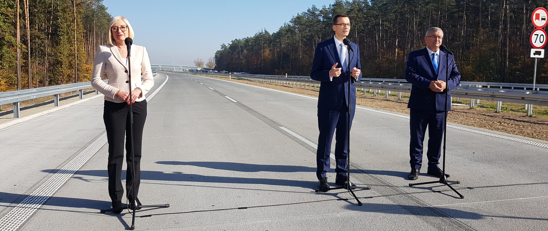 Konferencja prasowa w Wyszkowie premiera Mateusza Morawieckiego i ministra infrastruktury Andrzeja Adamczyka
