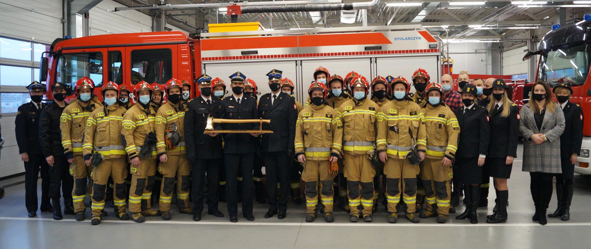 Zdjęcie przedstawia załogę KP PSP we Wrześni