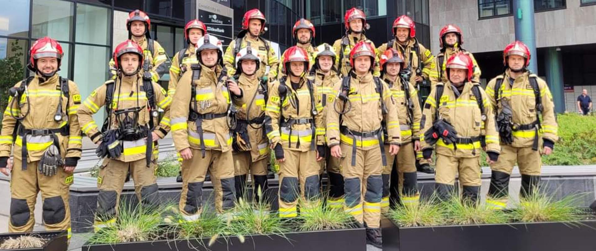 „Honorowa wspinaczka po schodach 2001-2022 9/11 Memorial Stair Climb „