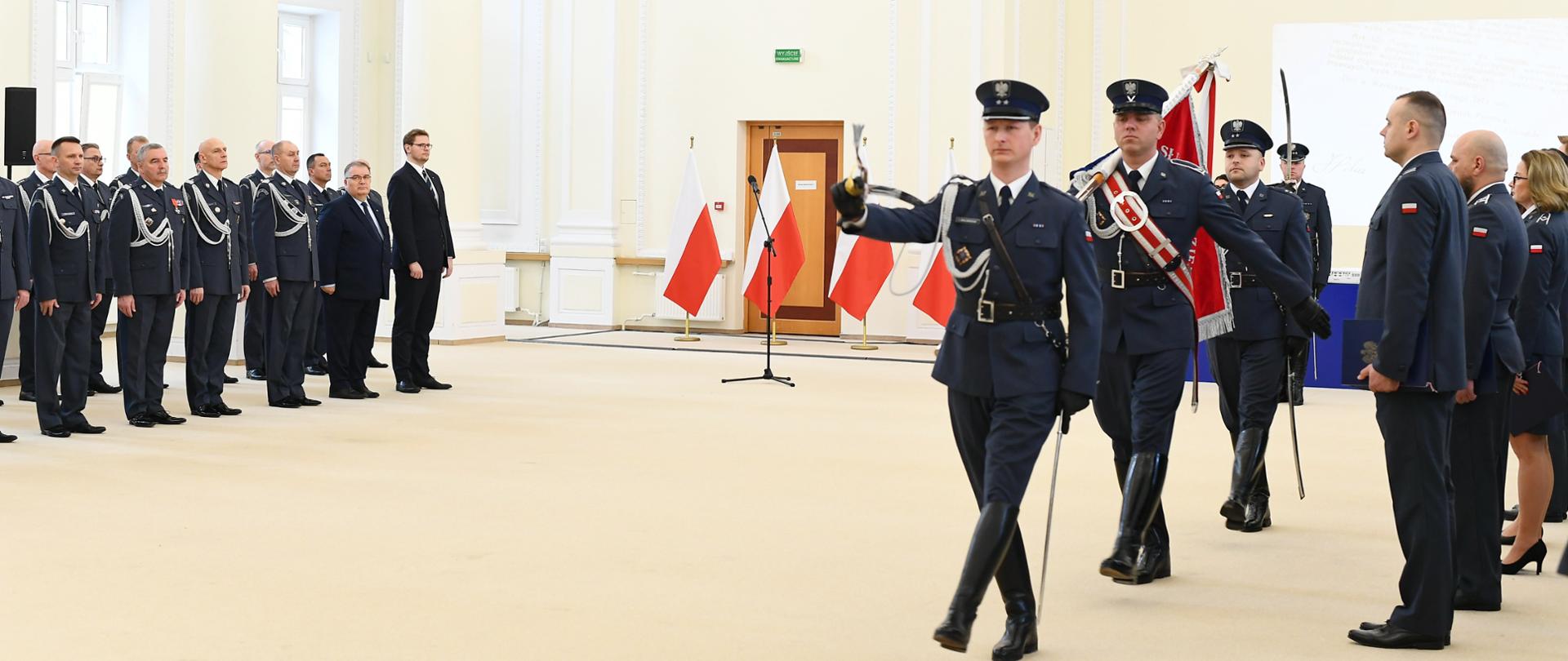 Wiceminister Michał Woś na uroczystościach Służby Więziennej. 