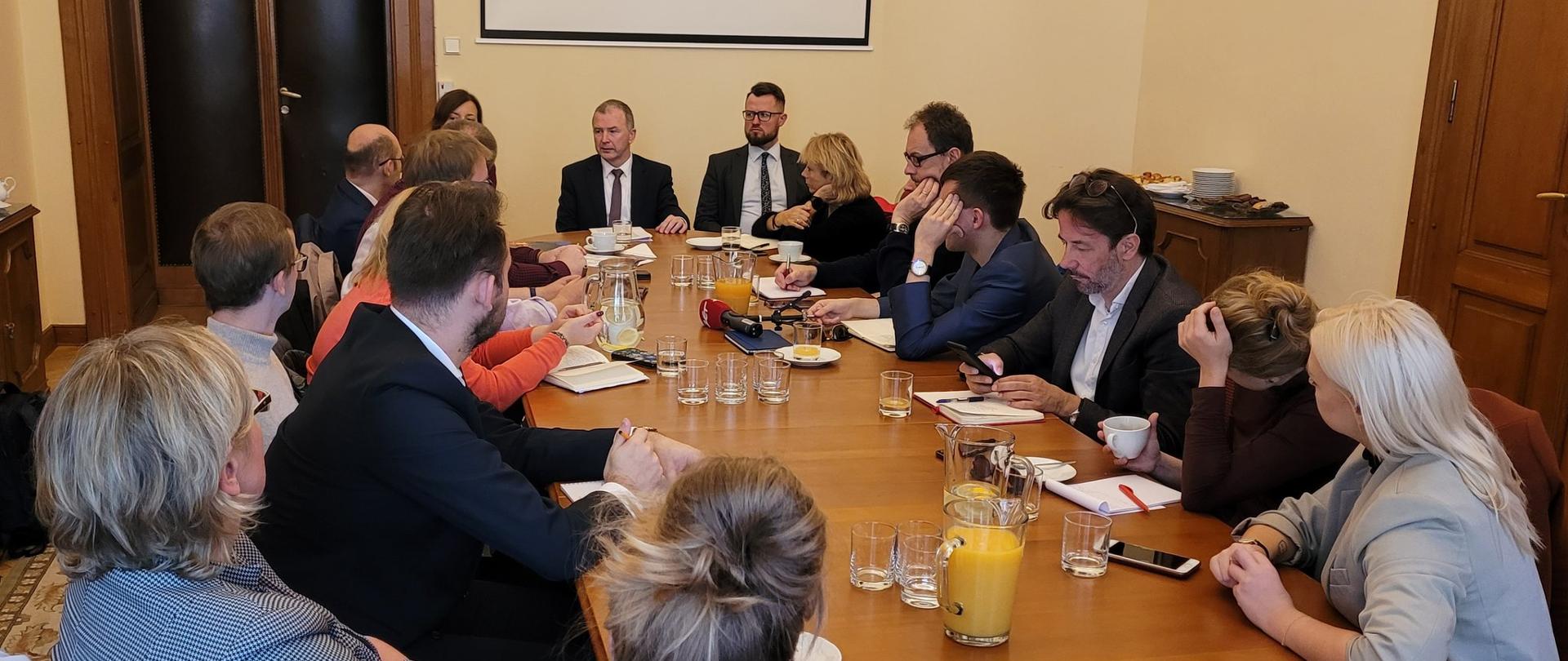 Wizyta studyjna polskich dziennikarzy w Ambasadzie RP w Pradze