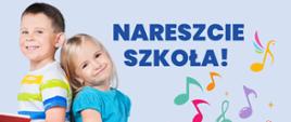 Na niebieskim tle grafika muzyczna z wizerunkiem dzieci