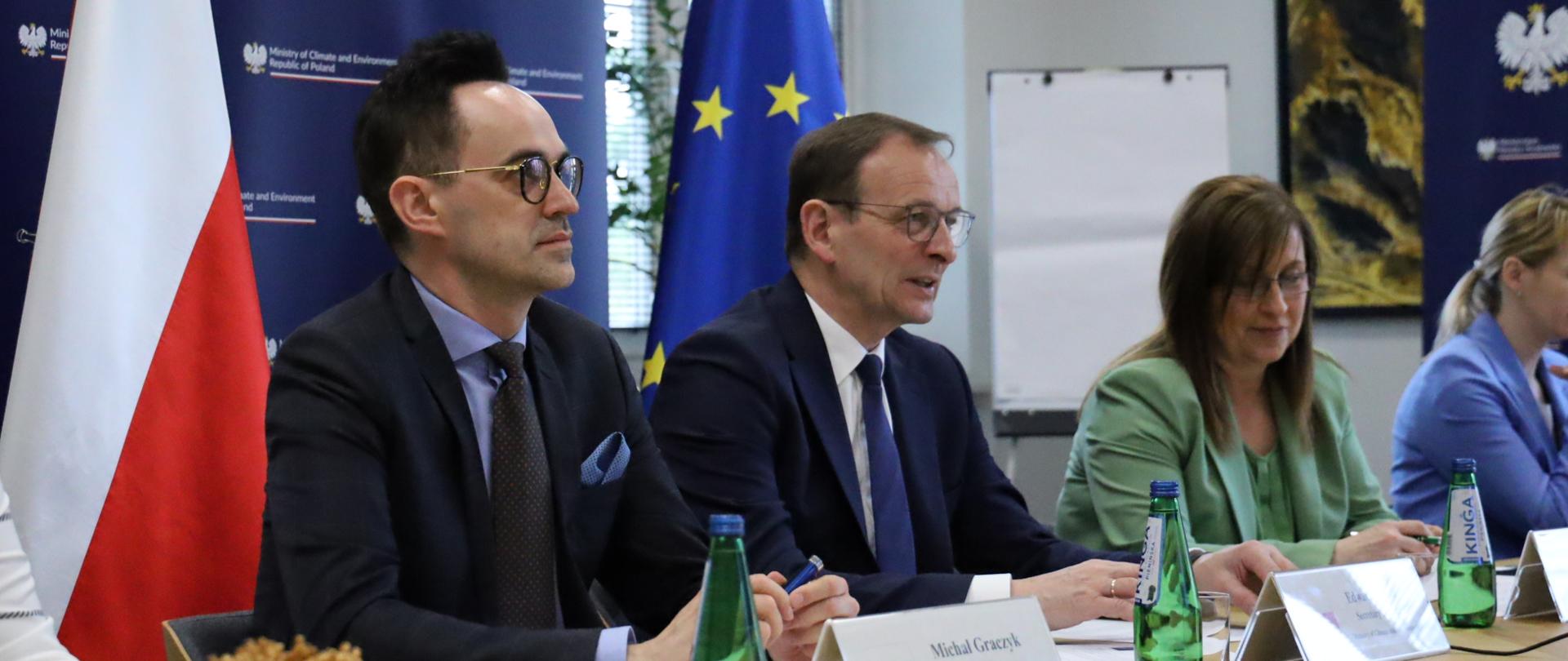 Wiceminister Edward Siarka podczas rozmów bilateralnych z przedstawicielami rządów Finlandii i Czech