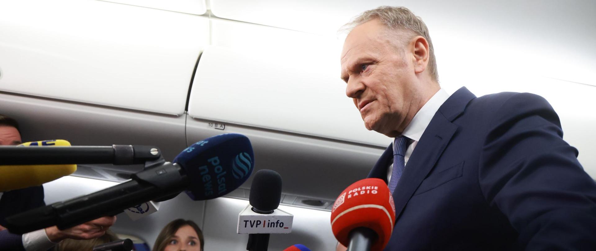 Premier Donald Tusk przed wylotem do Berlina, 15.12.2025 r.