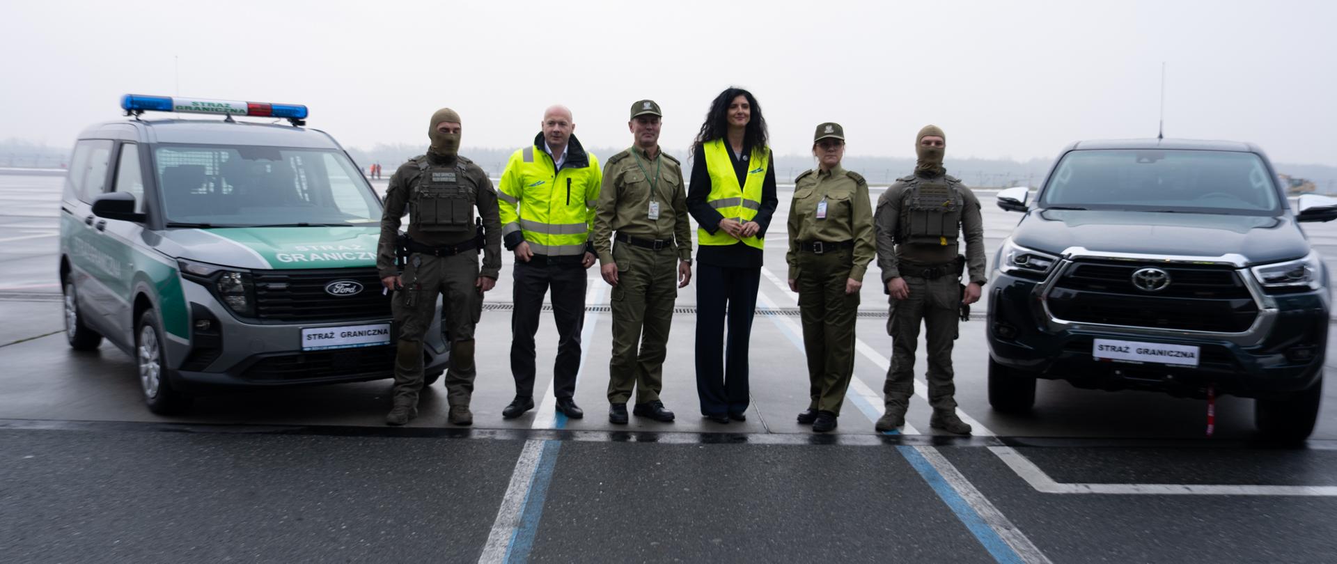 W poniedziałek Straż Graniczna na wrocławskim lotnisku otrzymała nowe pojazdy przed otwarciem zmodernizowanego portu