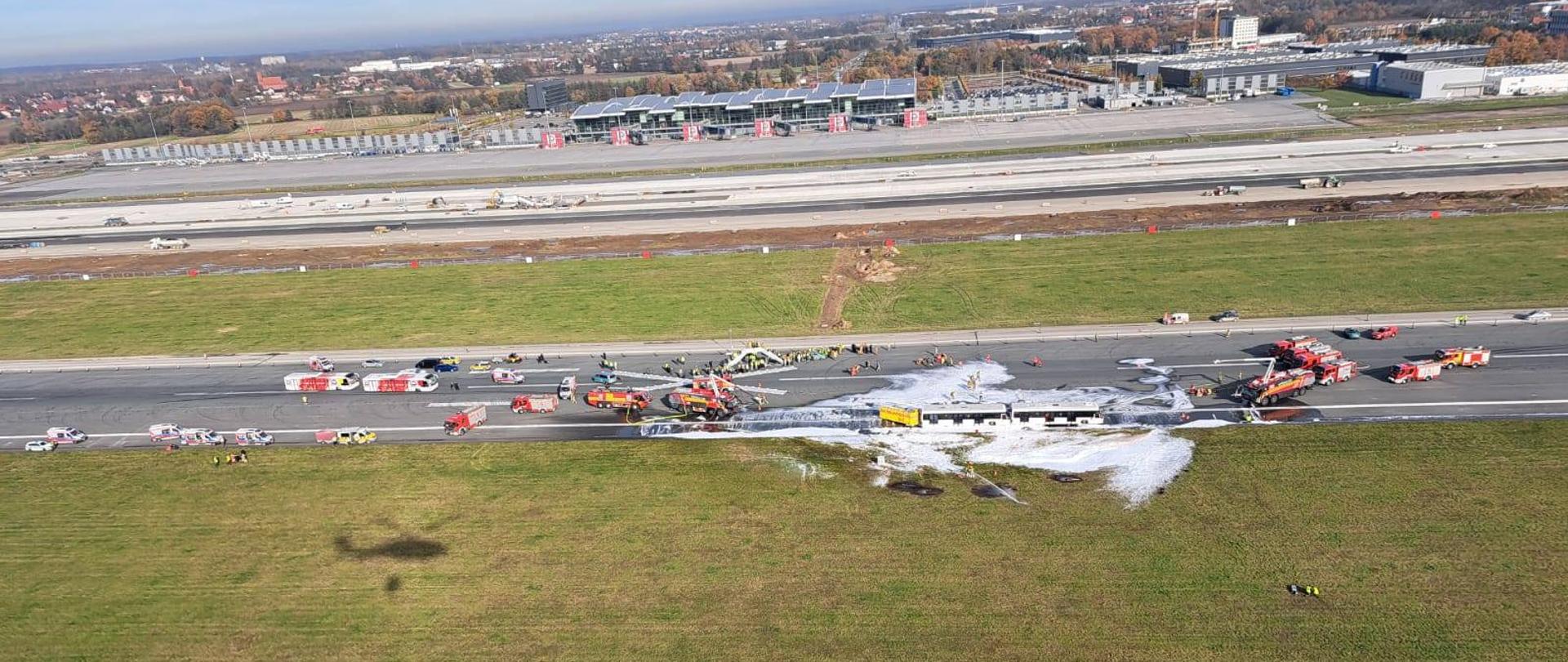 Ćwiczenia służb na wrocławskim lotnisku