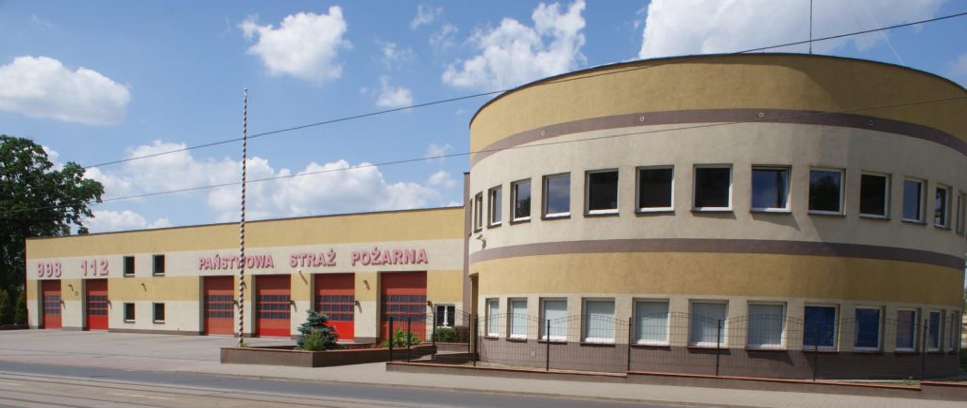 Na zdjęciu budynek Jednostki Ratowniczo-Gaśniczej Nr 5 w Łodzi