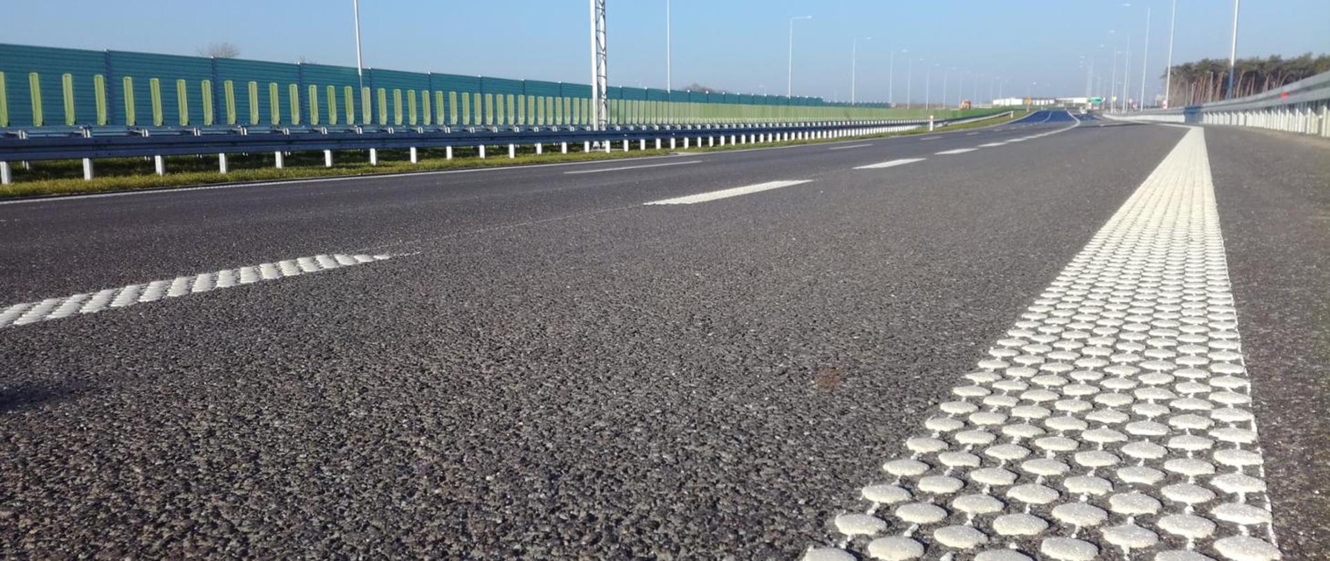 zdjęcie z poziomu drogi