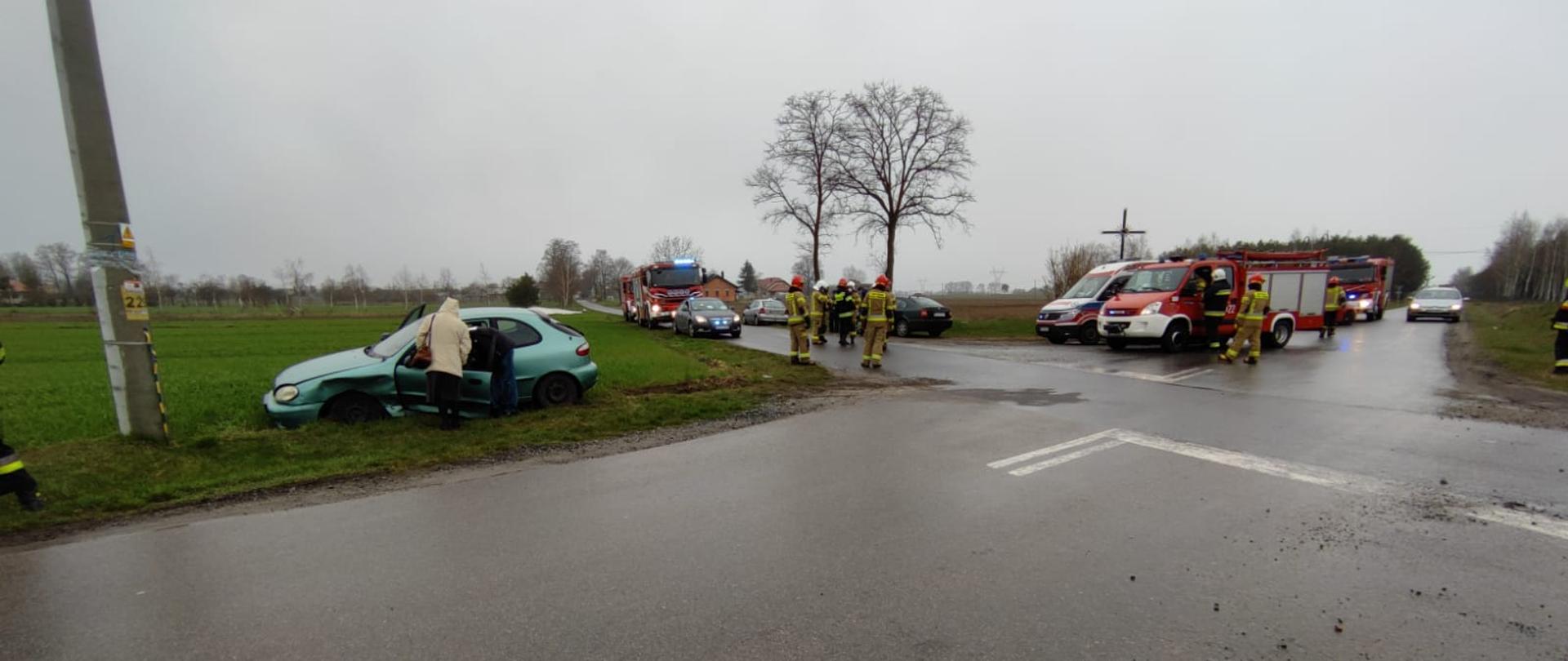 Wypadek dwóch pojazdów osobowych w miejscowości Piotrów, gmina Zadzim 