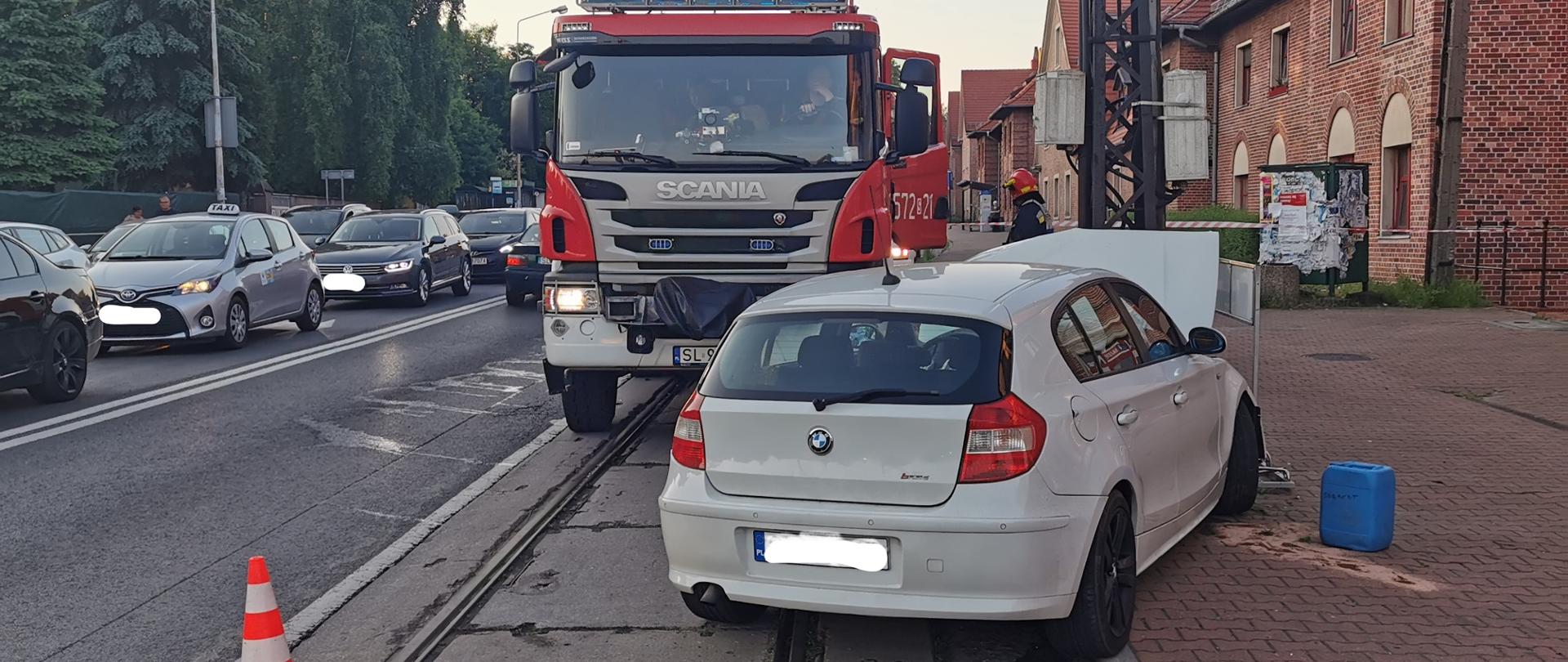 Wypadek samochodu BMW ul. Wolności Ruda Śląska