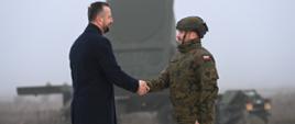 18 grudnia 2025 r. w 3. Warszawskiej Brygadzie Rakietowej OP w Sochaczewie, wicepremier - minister obrony narodowej Władysław Kosiniak-Kamysz wziął udział w uroczystości ogłoszenia osiągnięcia pełnej gotowości 37 dywizjonu rakietowego Obrony Powietrznej do włączenia w narodowy oraz sojuszniczy system obrony powietrznej. Fot. plut. Wojciech Król/MON