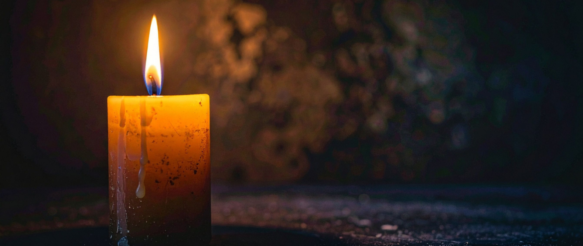 zapalona świeca