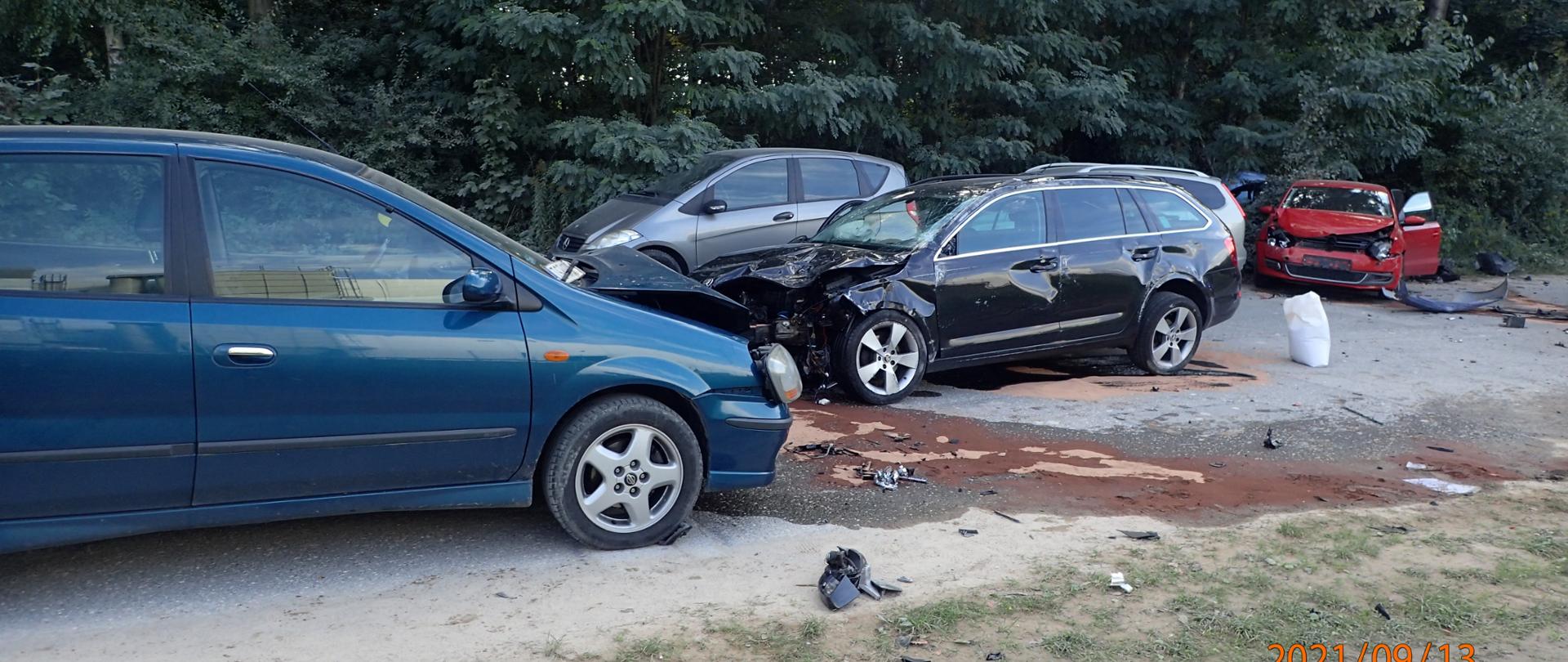 Kolizja z udziałem 7 pojazdów na terenie Starachowickiej Strefy Ekonomicznej 