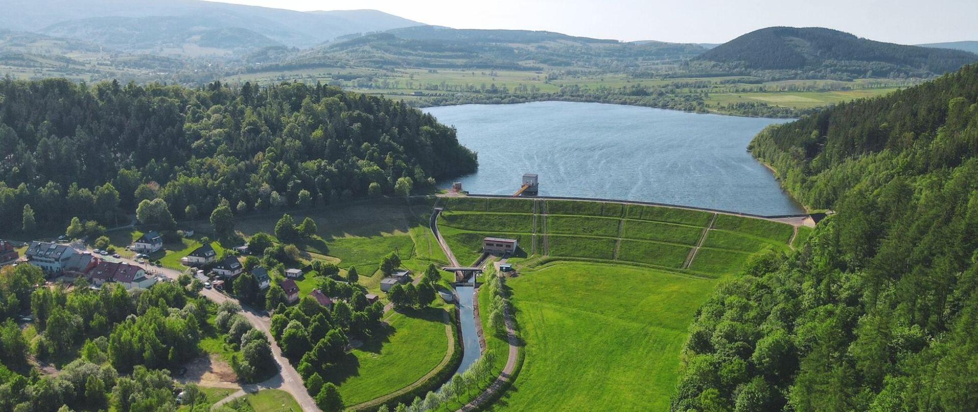 Zbiornik Bukówka na Dolnym Śląsku.