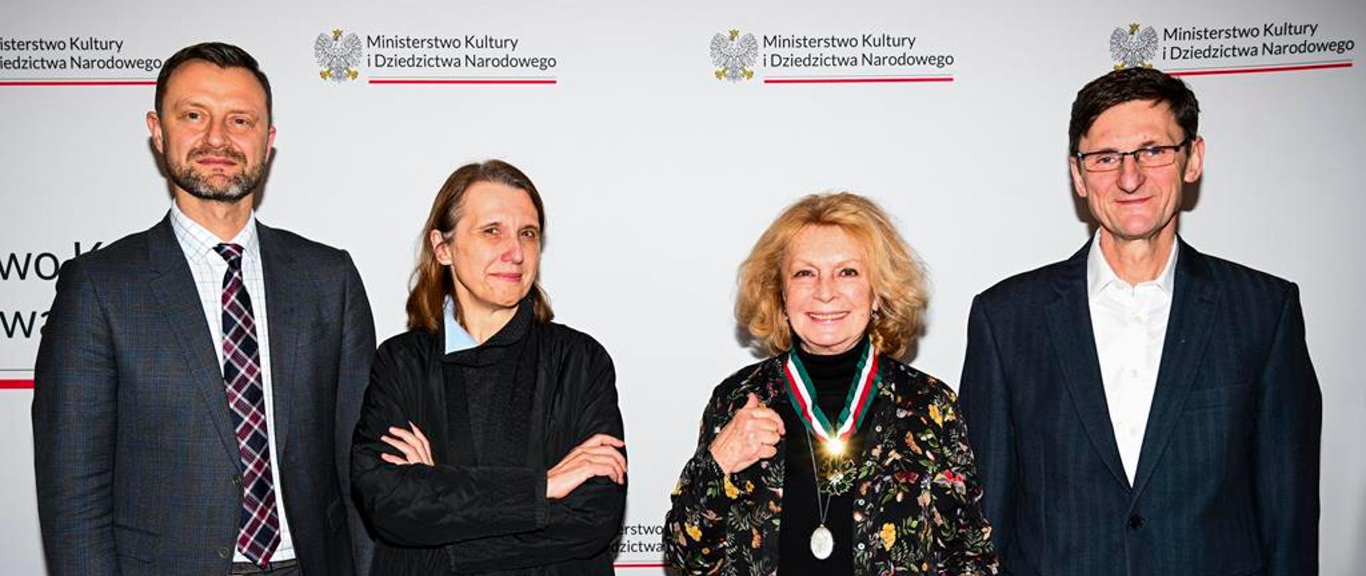 Złoty Medal „Zasłużony Kulturze Gloria Artis” dla Ewy Wiśniewskiej, fot. Ludwik Lis
