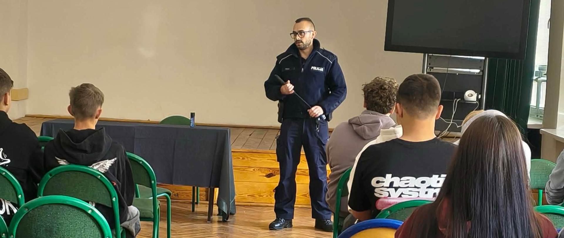 Spotkanie profilaktyczne z funkcjonariuszem Policji w Sędziszowie