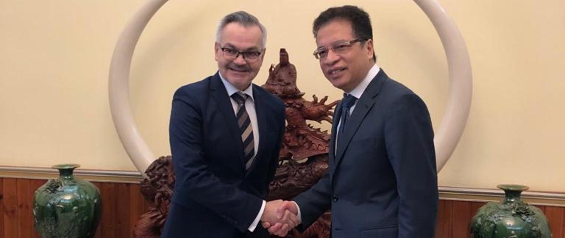 c77d5e73-07c5-42ac-897c-45c41e16c997